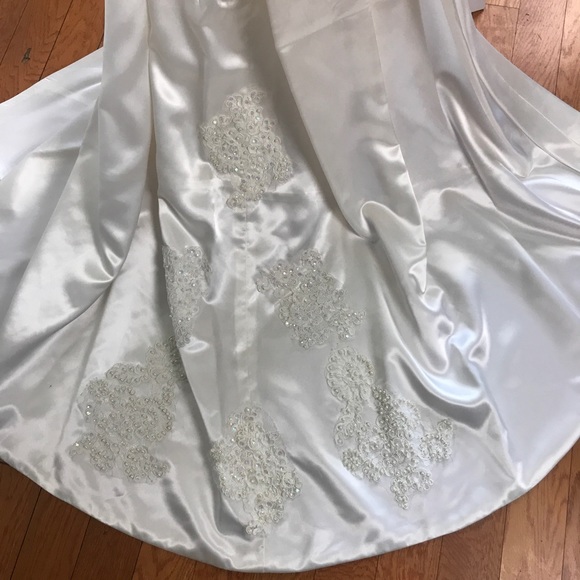 Custom made stunning beaded 2 in 1 wedding dress - Picture 5 of 10